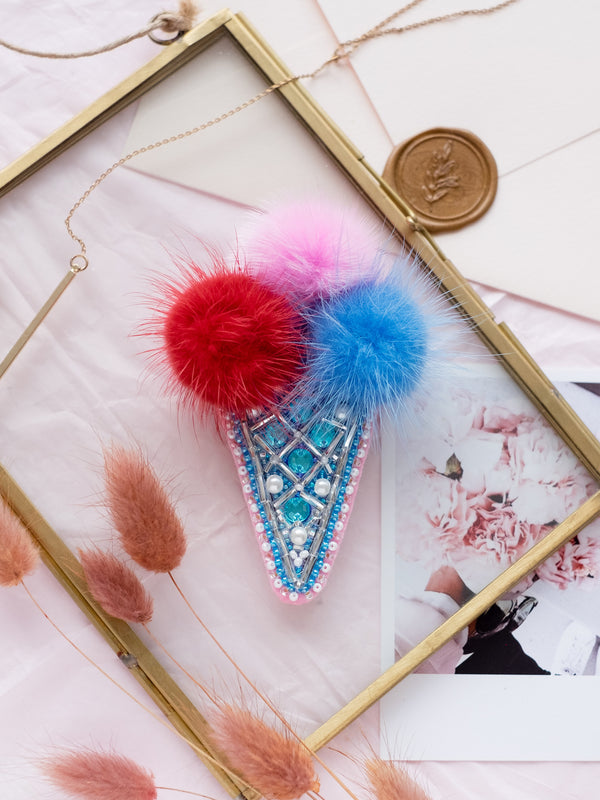 Beadwork kit for creating brooch