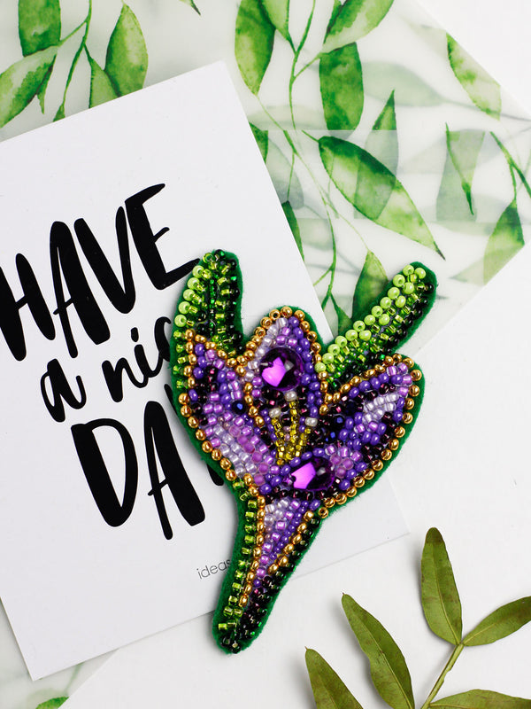 Beadwork kit for creating brooch