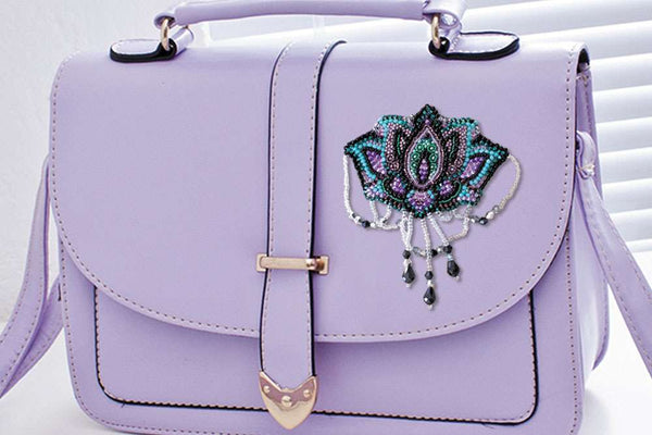 Beadwork kit for creating brooch