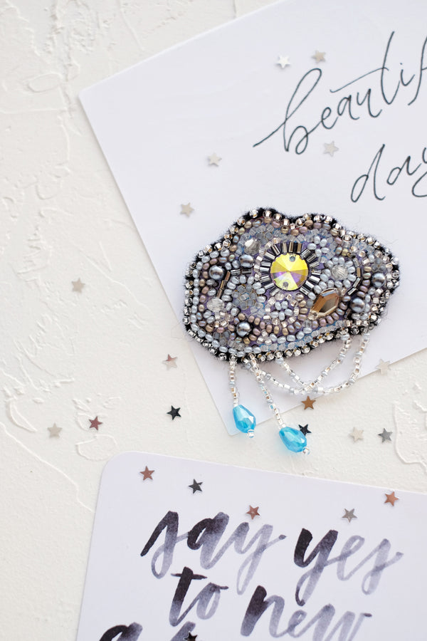 Beadwork kit for creating brooch