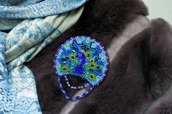Beadwork kit for creating brooch