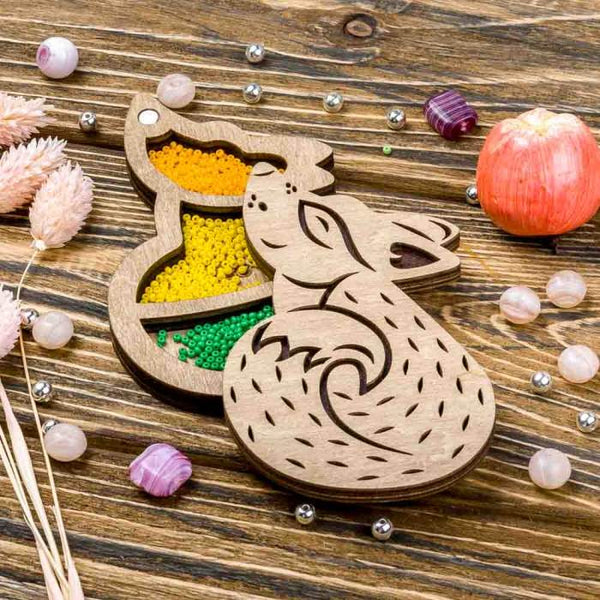 Bead organizer with wooden lid