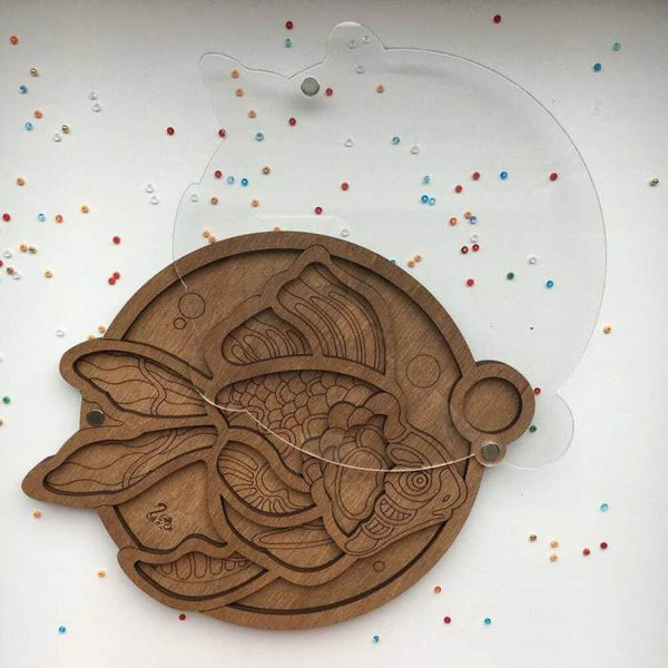 Wood bead organizer with transparent lid