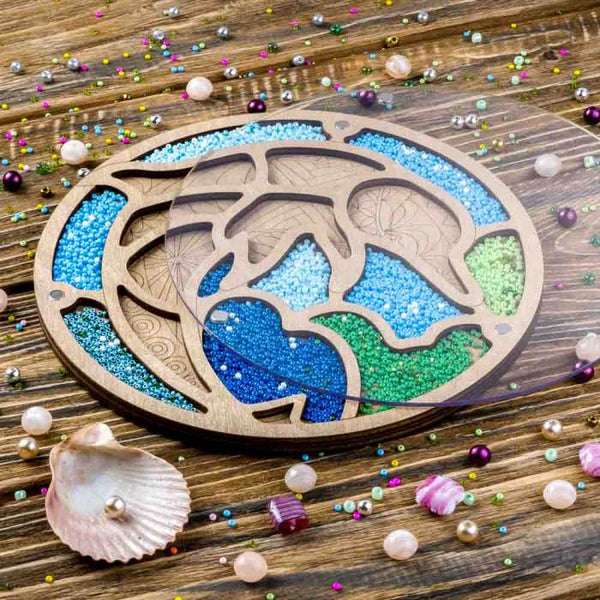 Wood bead organizer with transparent lid