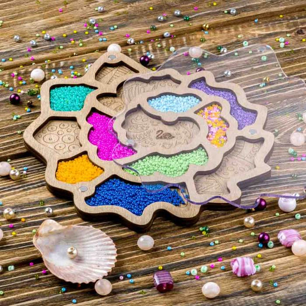 Wood bead organizer with transparent lid