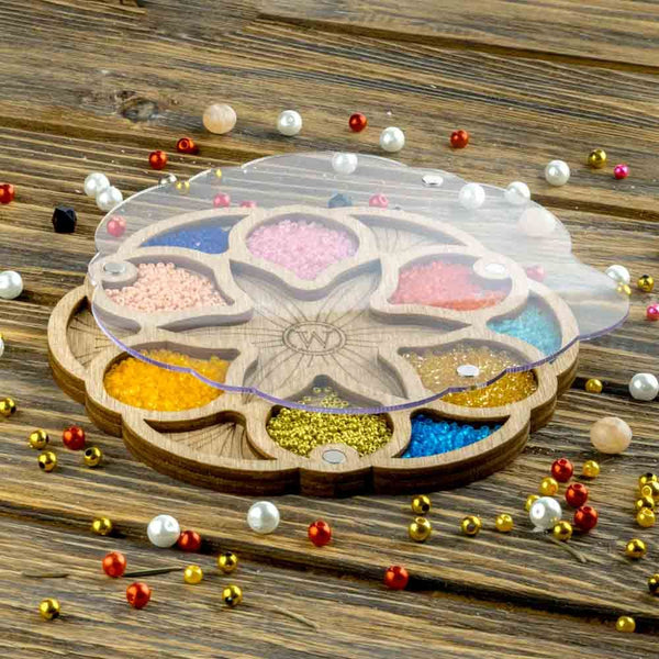 Wood bead organizer with transparent lid