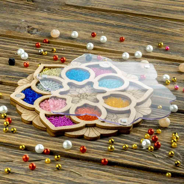 Wood bead organizer with transparent lid