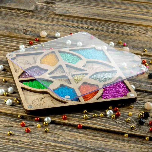 Wood bead organizer with transparent lid