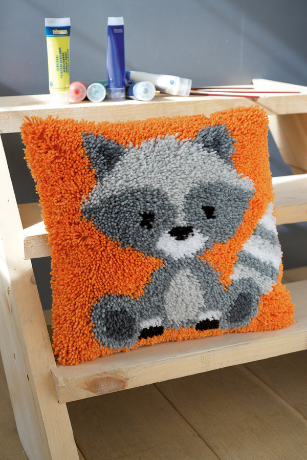 DIY Latch Hook Cushion Kit