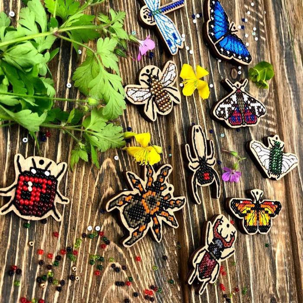 Set of blanks for embroidery on wood