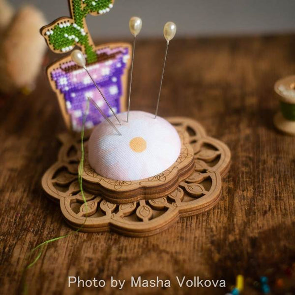 DIY needle cushion kit, needle minder