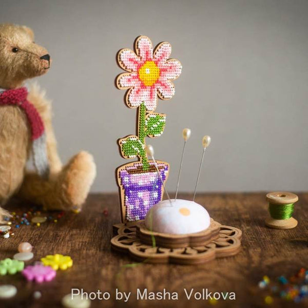 DIY needle cushion kit, needle minder