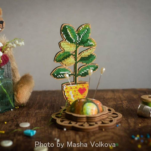 DIY needle cushion kit, needle minder