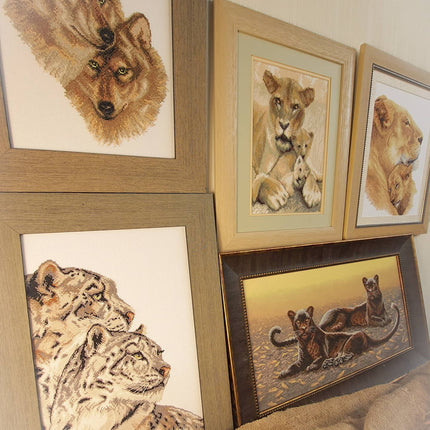 Embellished stitch kit "Before hunting"