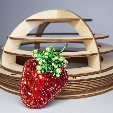 Beadwork kit for creating broоch "Strawberry"