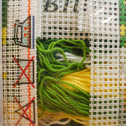 Cross Stitch Pillow Kit "Daisies"