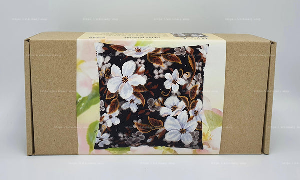 Needlepoint Pillow Kit 