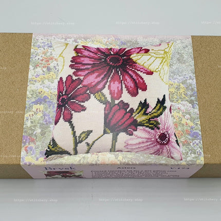 Needlepoint Pillow Kit "Asters"