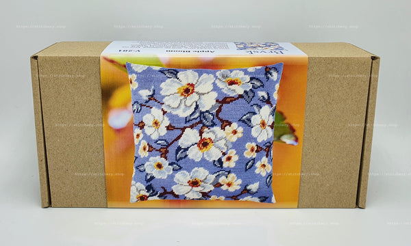 Needlepoint Pillow Kit 