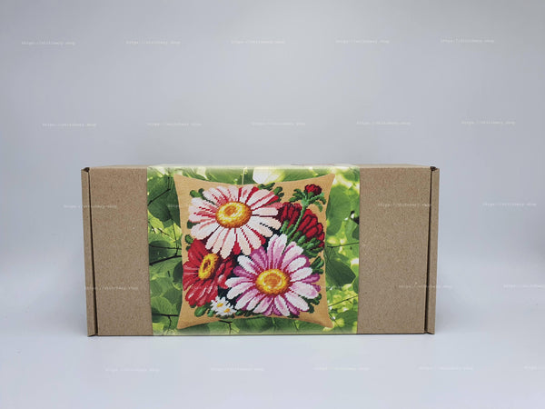 Needlepoint Pillow Kit 