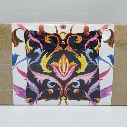 Needlepoint Pillow Kit "Louvre"
