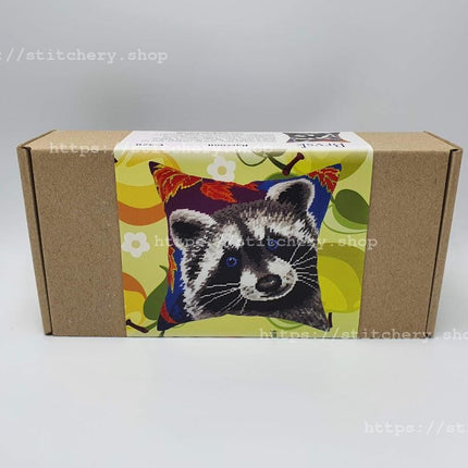 Needlepoint Pillow Kit "Raccoon"