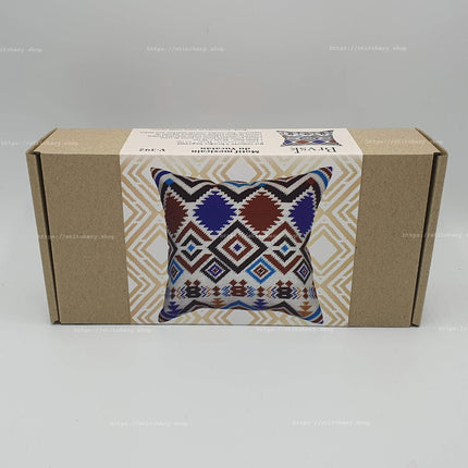 Needlepoint Pillow Kit "Yucatán Mexican Pattern"