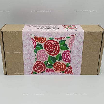 Needlepoint Pillow Kit "Décor of Roses"