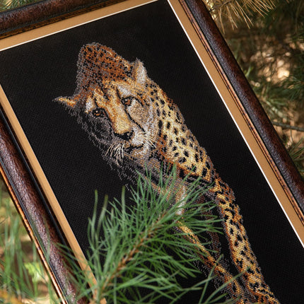 DIY Counted Cross Stitch Kit "On hunting"