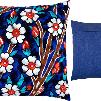 Needlepoint Pillow Kit "Daisies and Turquoise"
