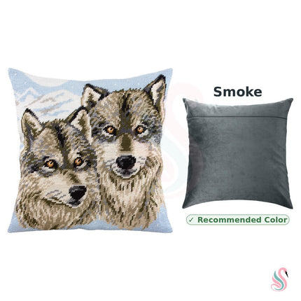 Needlepoint Pillow Kit "Wolves"