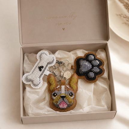 Bead Embroidery Charm Kit on Faux Leather – «Bag Charm Brown Bulldog»