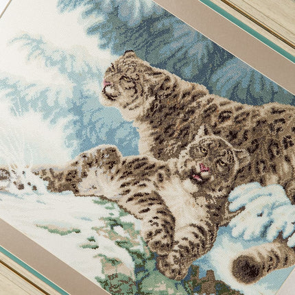 DIY Counted Cross Stitch Kit "Panthers on the snow"