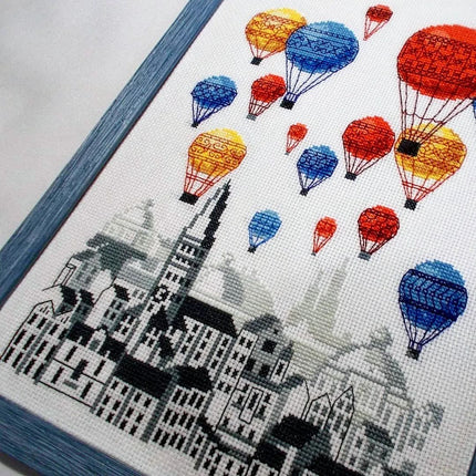 Counted Cross Stitch Kit "Travel on hot air balloons"