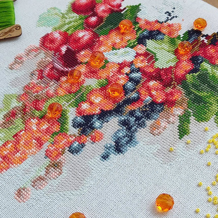 DIY Counted Cross Stitch Kit "Sweet berry"