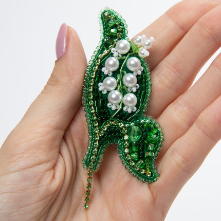 Beadwork kit for creating broоch "Peas"