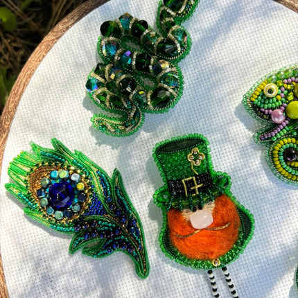 Beadwork kit for creating broоch "For good luck"