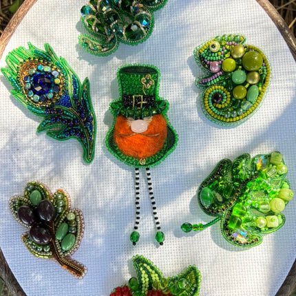 Beadwork kit for creating broоch "For good luck"