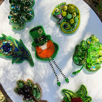 Beadwork kit for creating broоch "Peacock feather"