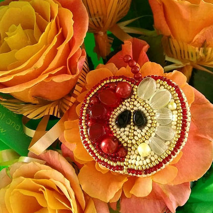 Beadwork kit for creating broоch "Red apple"