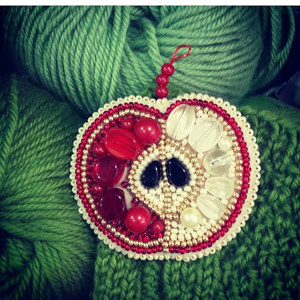 Beadwork kit for creating broоch "Red apple"