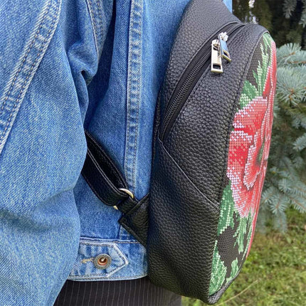 Backpack for embroidery with beads kit "Poppies"