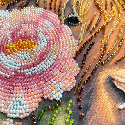 DIY Bead Embroidery Kit "Highland Belle" 10.2"x15.4" / 26.0x39.0 cm