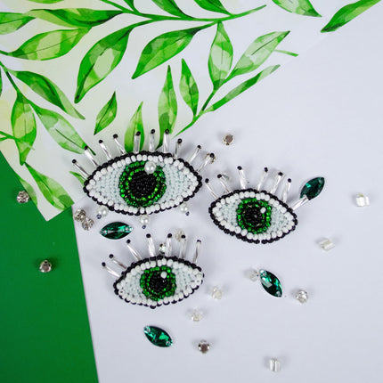 Beadwork kit for creating brooch "Emerald gaze"