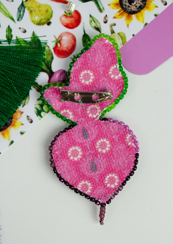 Beadwork kit for creating brooch 