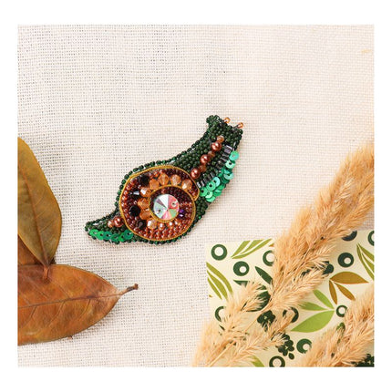 Beadwork kit for creating brooch "Emerald snail"