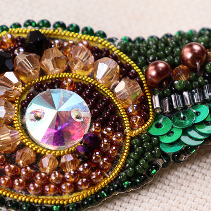 Beadwork kit for creating brooch "Emerald snail"