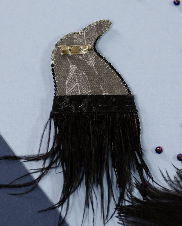 Beadwork kit for creating brooch 