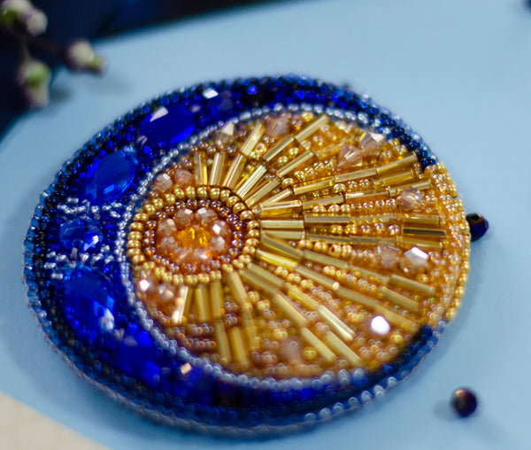 Beadwork kit for creating brooch 
