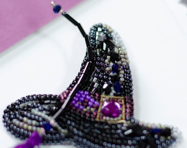 Beadwork kit for creating brooch 